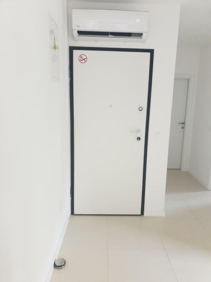 קרק Black&White מראה חיצוני תמונה